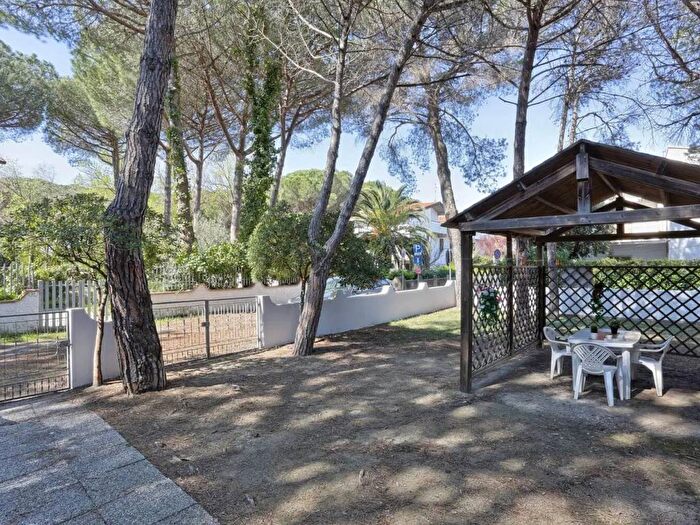 Appartamento trilocale in affitto in Liguria SNC, Mazzanta, Rosignano Marittimo