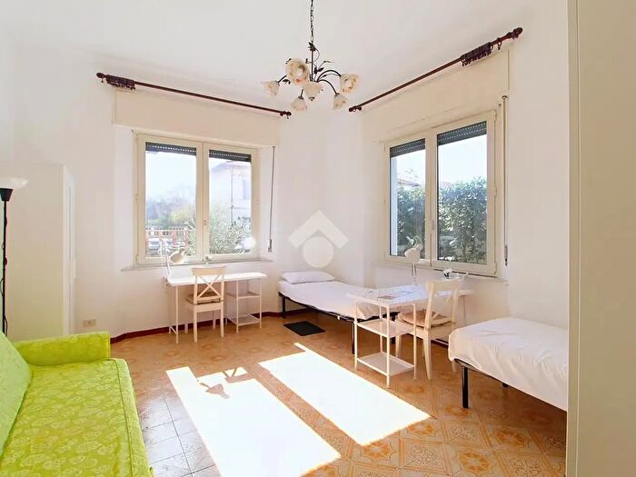 Appartamento con 5 locali in affitto in Via Filzi, Pisa