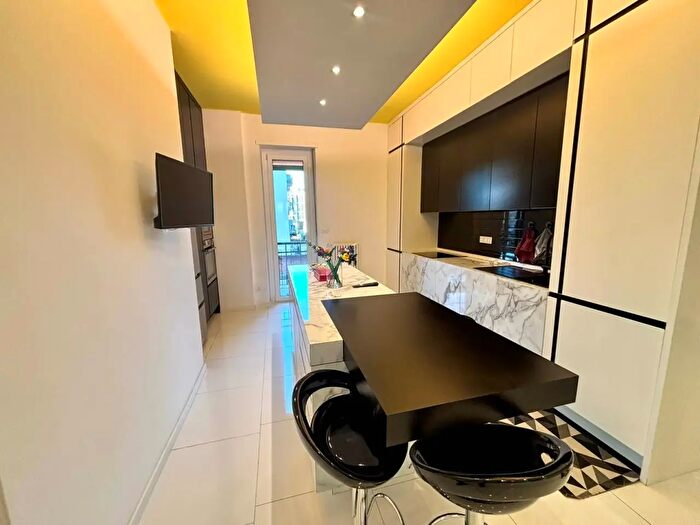 Appartamento trilocale in vendita in Via Tortona, Alessandria