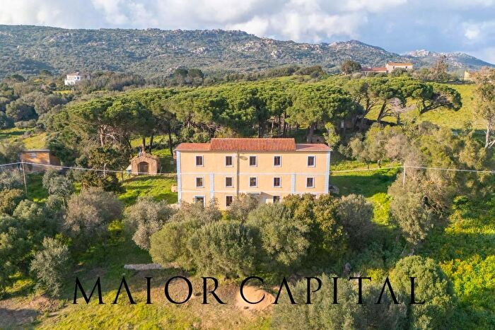 Casa con 12 locali in vendita in Loc Campo Rotondo, Tempio Pausania