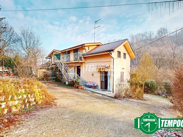 Casa quadrilocale in vendita in Strada Rocche, Ricaldone