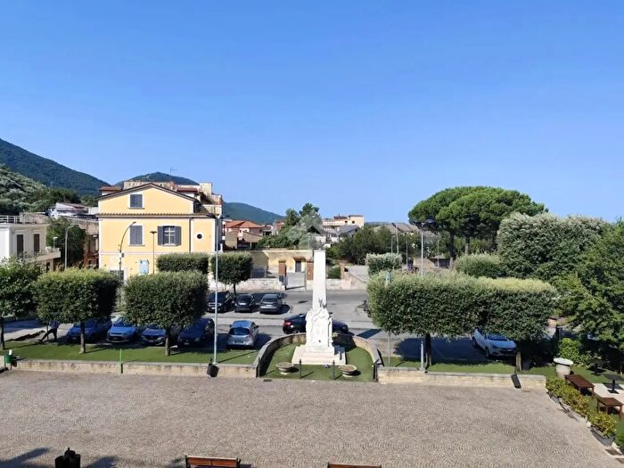 Appartamento trilocale in vendita in Piazza Lettieri, Arienzo