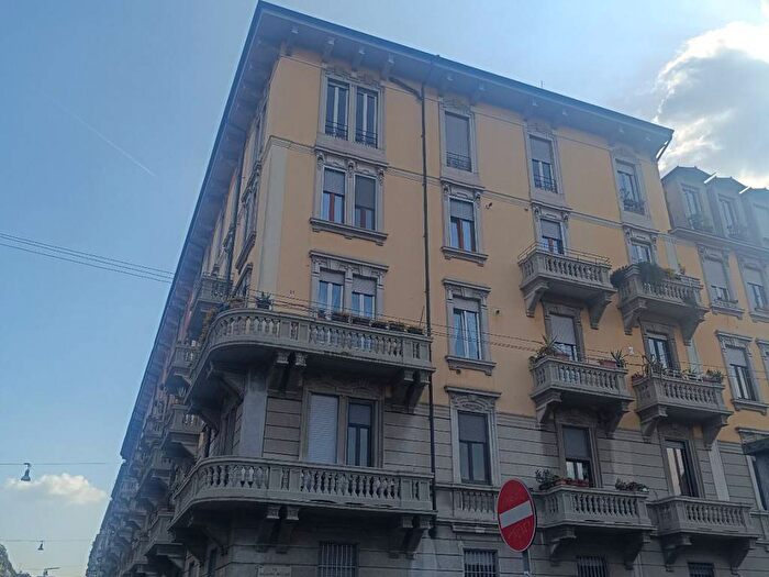 Appartamento quadrilocale in affitto in Via Giuseppe Compagnoni, Plebisciti Susa, Milano