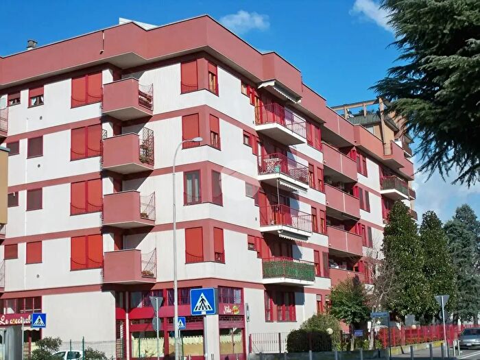 Appartamento trilocale in affitto in Via Liberazione, Peschiera Borromeo