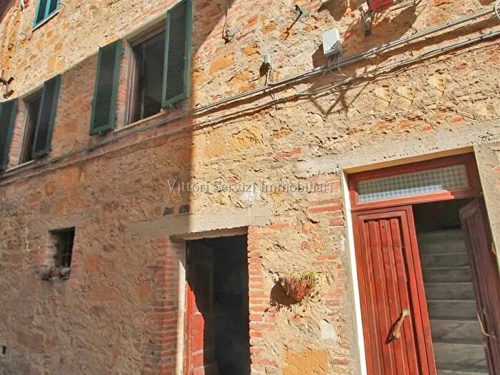 Casa con 6 locali in vendita in Via Antonio Gramsci, Trequanda