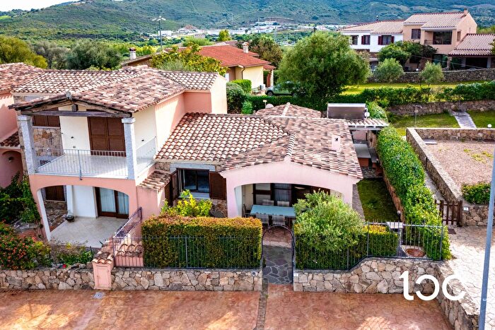 Casa quadrilocale in vendita in Budoni