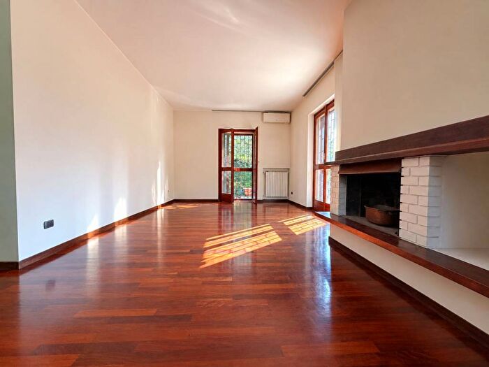 Casa con 5 locali in vendita in Via Giuseppe Parini, Gorgonzola