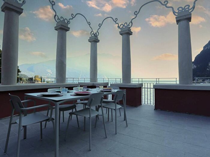 Appartamento trilocale in affitto in Centro, Riva del Garda