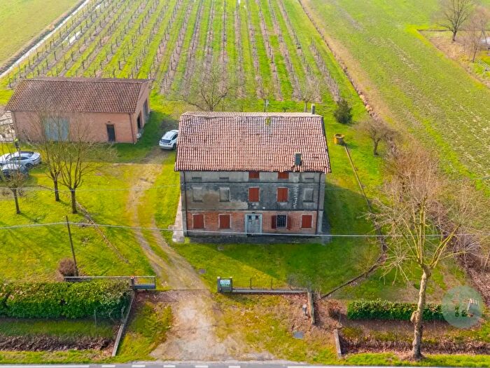 Casa quadrilocale in vendita in Soliera