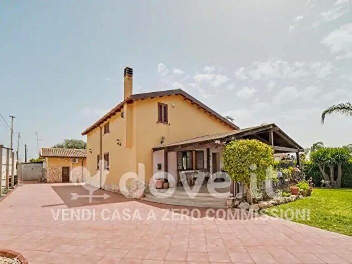Casa con 6 locali in vendita in Via Patroclo, Siracusa