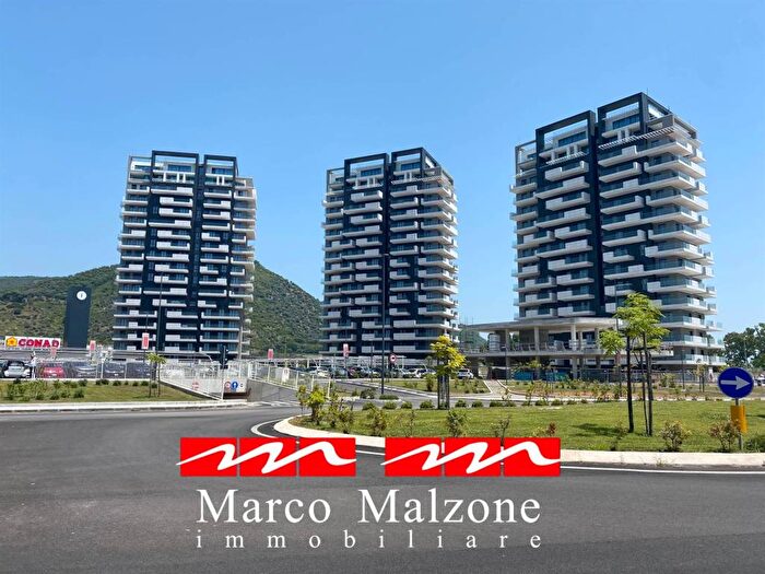 Appartamento trilocale in affitto in Via Generale Clrak, Arbostella Arechi, Salerno