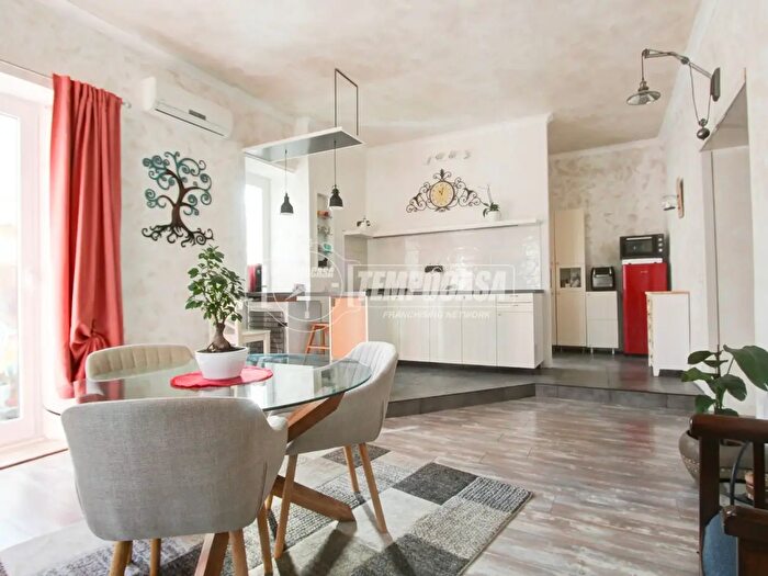 Appartamento trilocale in vendita in Via delle Gaggie, Roma