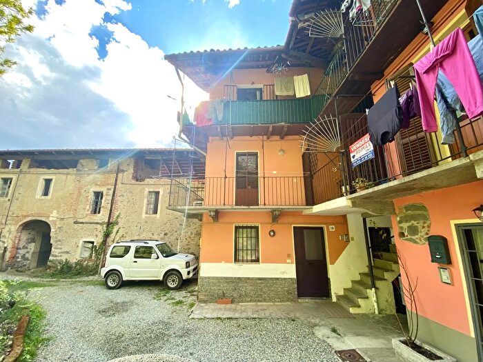 Casa con 9 locali in vendita in Via Maestra Cascina Fortuna Pavignano Biella Piemonte Italia, Biella