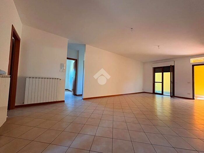 Appartamento con 6 locali in vendita in Via Collina, Fossato Di Vico