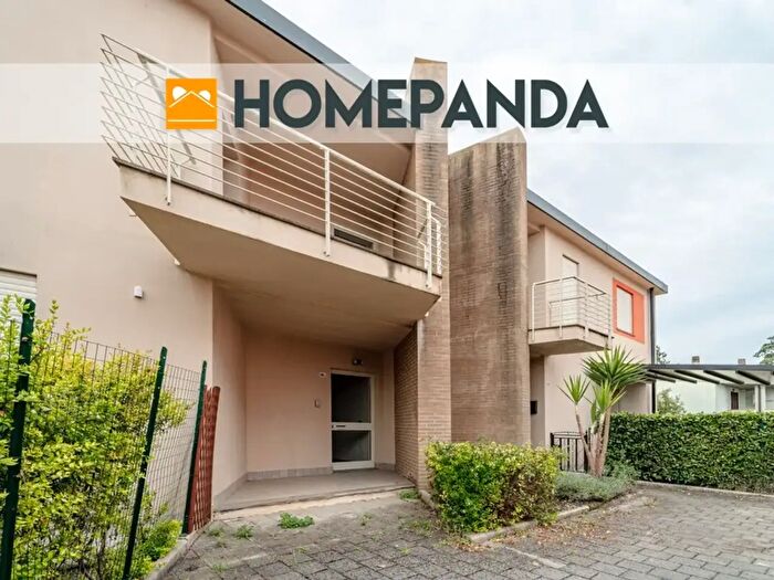 Appartamento con 5 locali in vendita in Via Toscana, Roccastrada