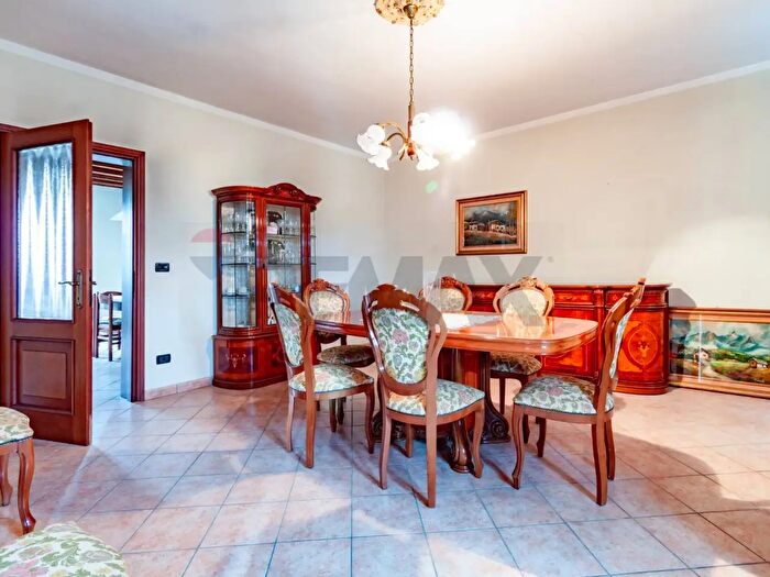 Casa con 10 locali in vendita in Marcaria