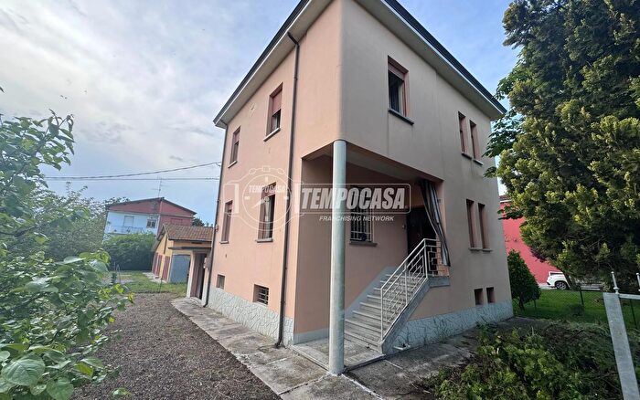 Casa quadrilocale in vendita in Via Gorghetto, Bomporto