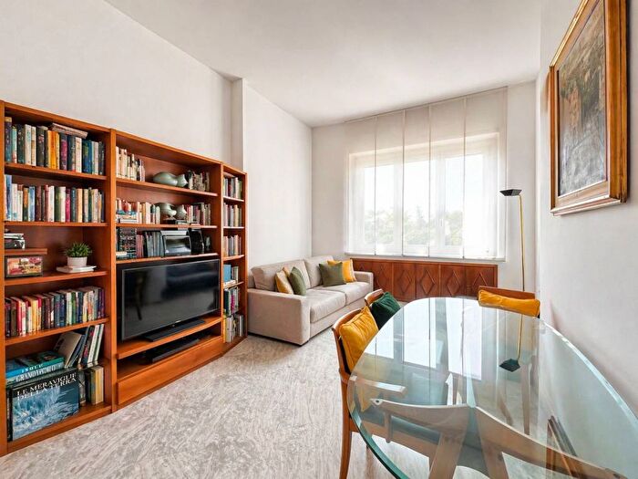 Appartamento trilocale in affitto in Viale Vittorio Veneto, Porta Venezia, Milano