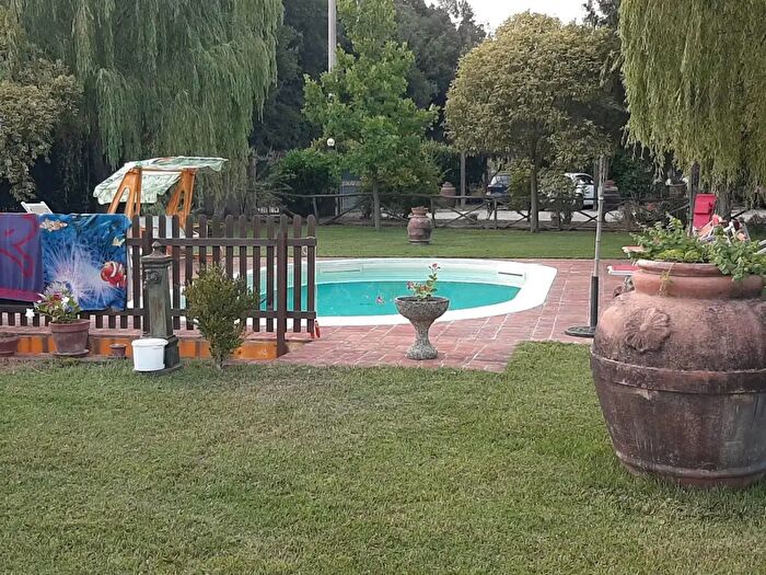 Casa con 5 locali in vendita in Riparbella