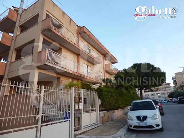 Appartamento con 5 locali in vendita in Via Monaco I, Bagheria