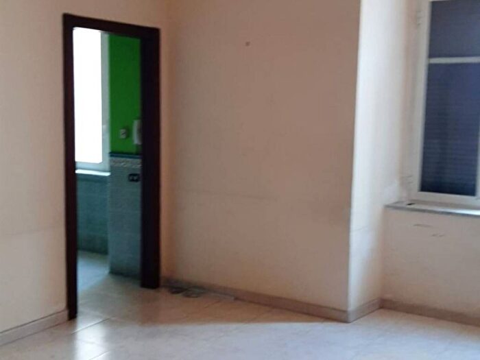 Appartamento trilocale in affitto in Via Cumana, Fuorigrotta, Napoli