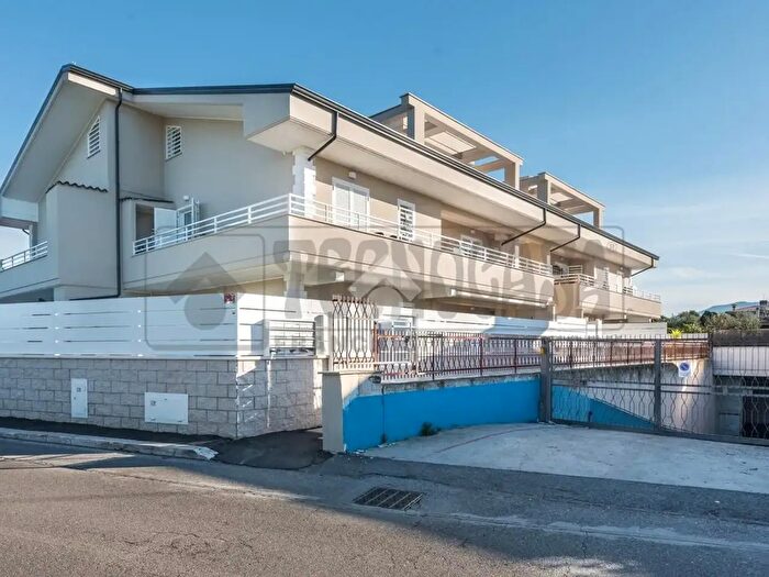 Appartamento con 5 locali in vendita in Via Fontana dei Monaci, Ciampino