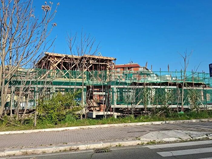 Appartamento trilocale in vendita in Roma