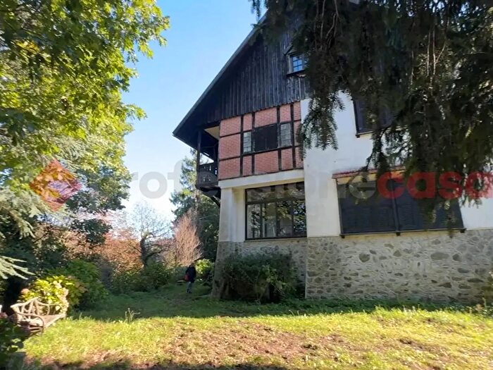 Casa con 13 locali in vendita in Via Turchino, Masone