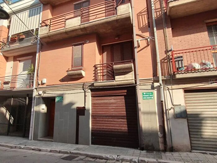 Casa con 6 locali in vendita in Via Manfredonia, San Severo