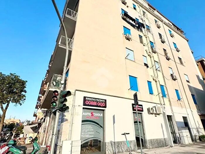 Appartamento trilocale in vendita in Via Giuseppe Pitrè, Palermo