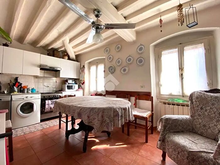 Appartamento con 6 locali in vendita in Via Giovanni di Gherardo, Prato