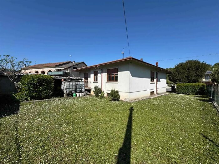 Casa con 8 locali in vendita in Via San Daniele, Sovizzo