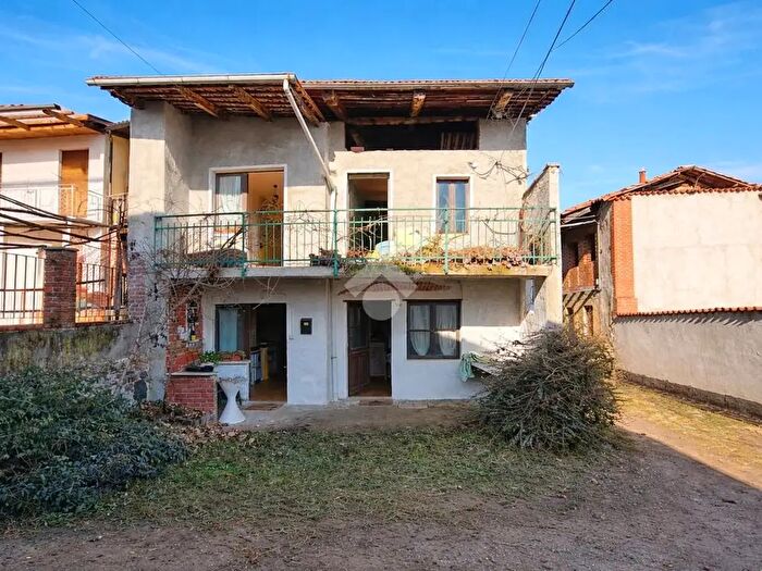 Casa quadrilocale in vendita in Frazione Parogno, Zubiena