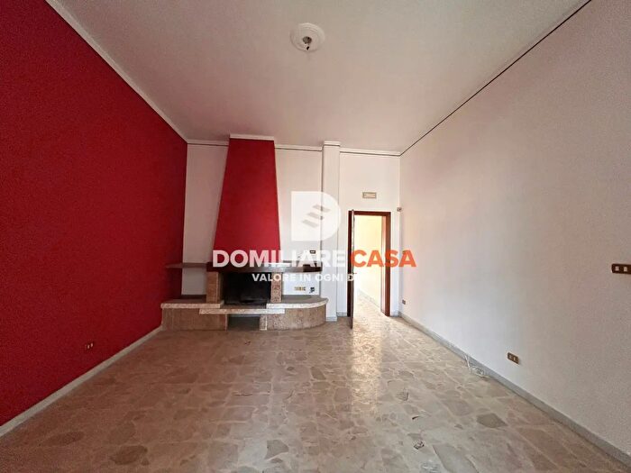Appartamento con 5 locali in vendita in Via Francesco dElia, Lecce