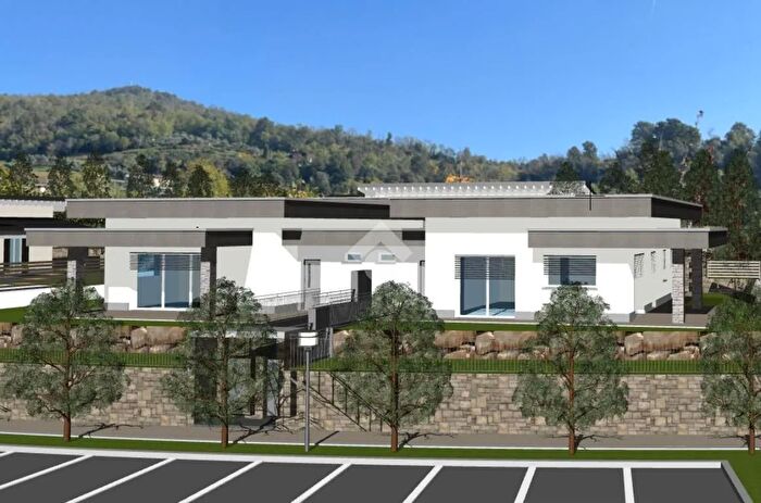 Casa quadrilocale in vendita in Località Rovera, Grumello Del Monte