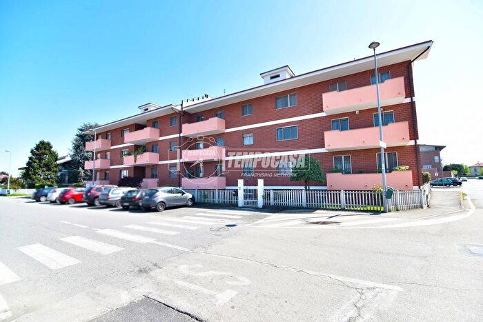 Appartamento con 5 locali in vendita in Via Molino, Volpiano