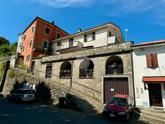 Appartamento quadrilocale in vendita in Località Chiesa, Varese Ligure