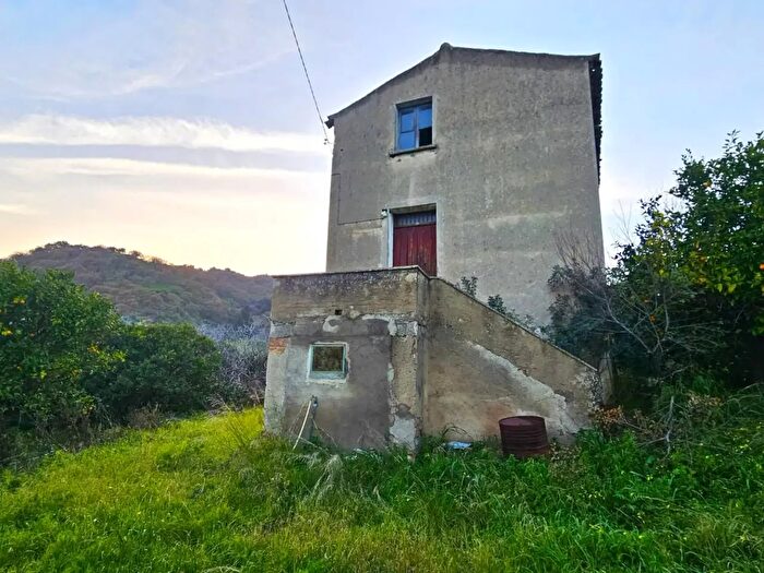 Casa quadrilocale in vendita in Via IV Novembre Snc, Gasperina