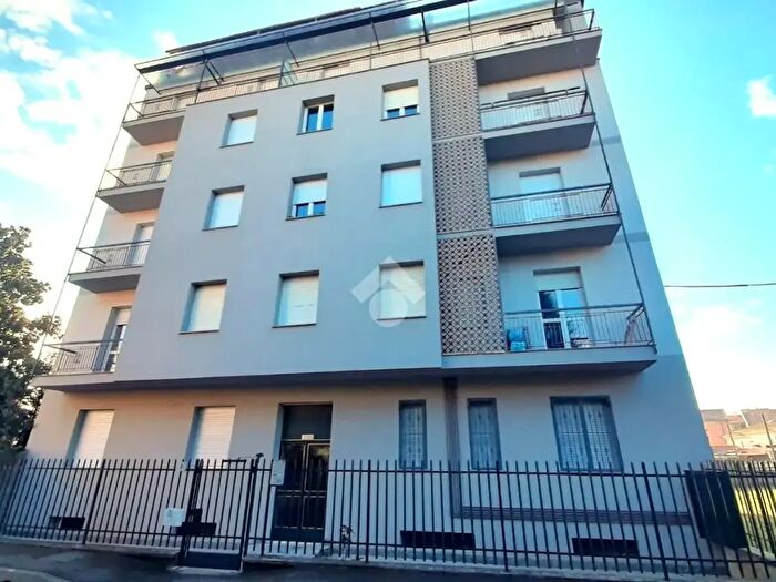 Appartamento trilocale in vendita in Via Toti, Senago