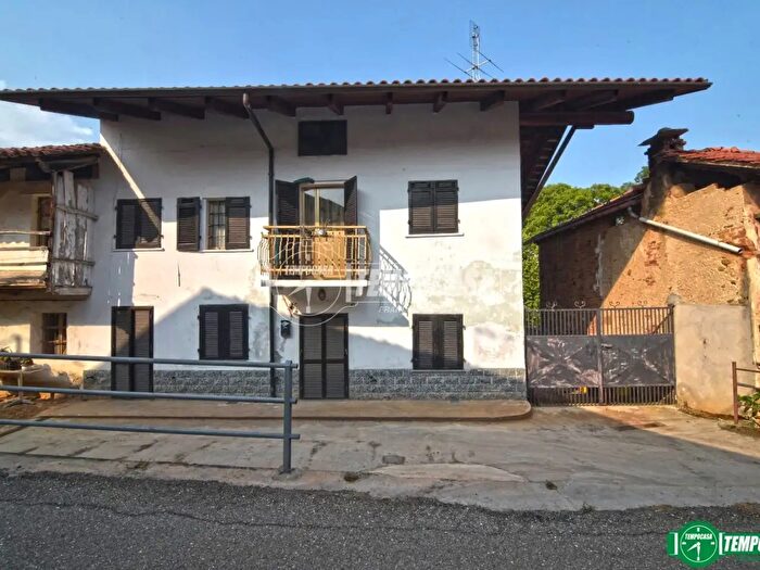 Casa quadrilocale in vendita in Frazione Vauda Vauda di Rocca, Rocca Canavese