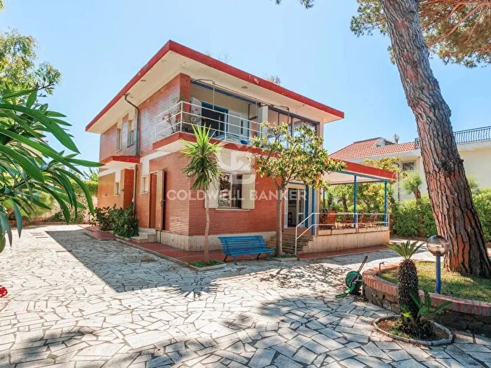 Casa con 7 locali in vendita in Via Aurelia c, Santa Marinella
