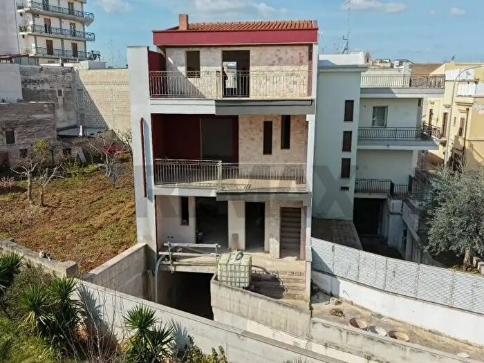 Casa con 6 locali in vendita in Via Camillo Benso di Cavour Sn, Grumo Appula