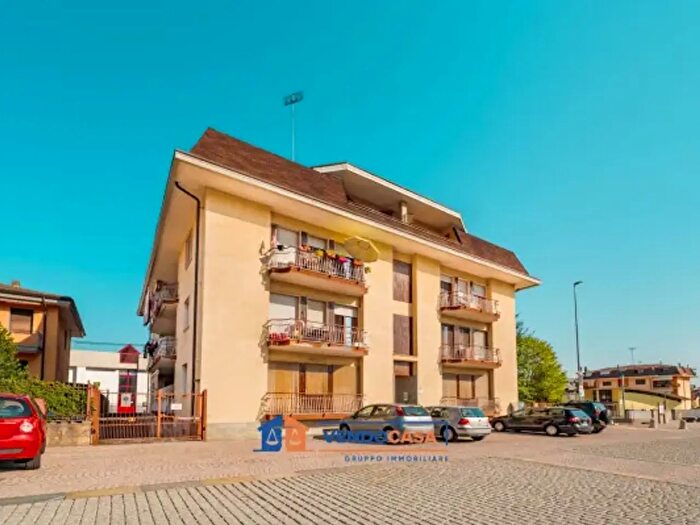 Appartamento trilocale in vendita in Piazza Don Chesta, Roccavione