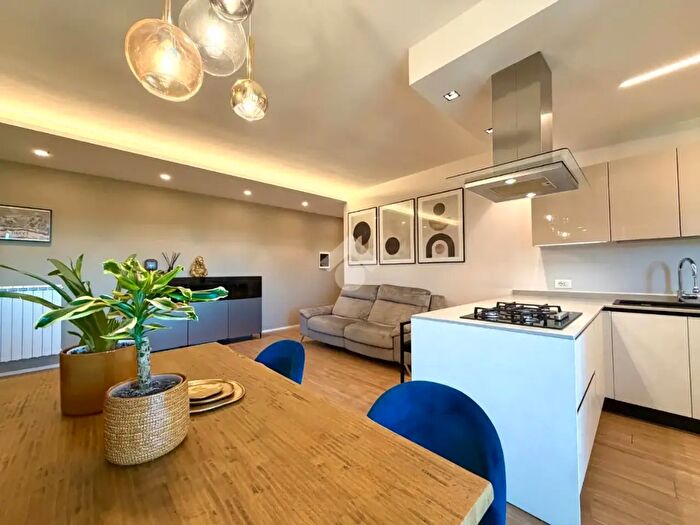 Appartamento quadrilocale in vendita in Via Vecchia Surbo, Lecce