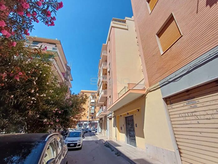 Appartamento con 6 locali in vendita in Via Polibio, Siracusa