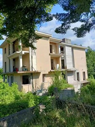 Appartamento quadrilocale in vendita in Via Calmazzo, Fermignano