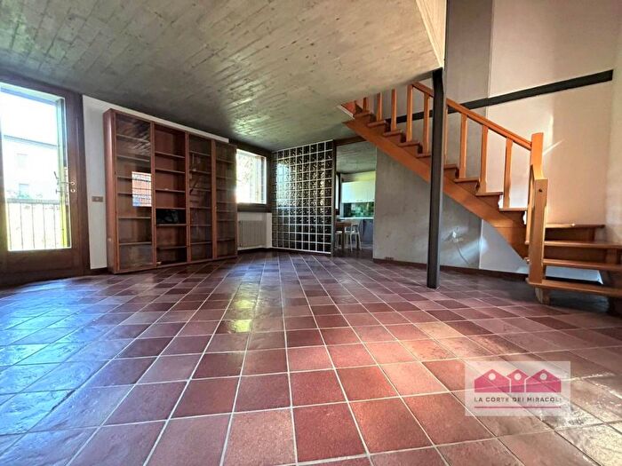 Appartamento trilocale in affitto in Contrà del Borghetto, Centro Storico, Vicenza