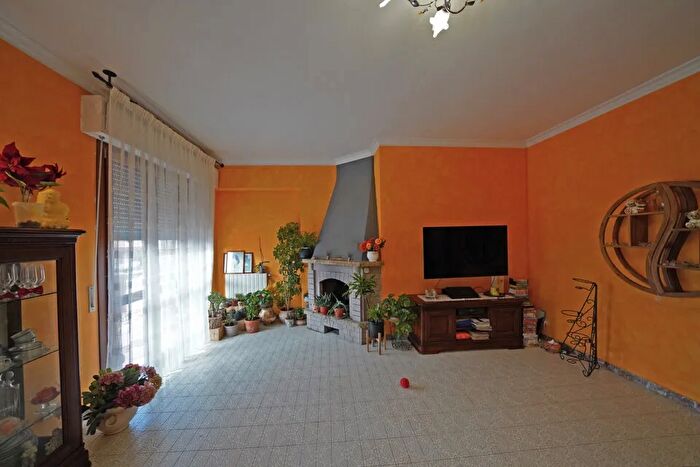 Casa trilocale in vendita in Castel Del Piano