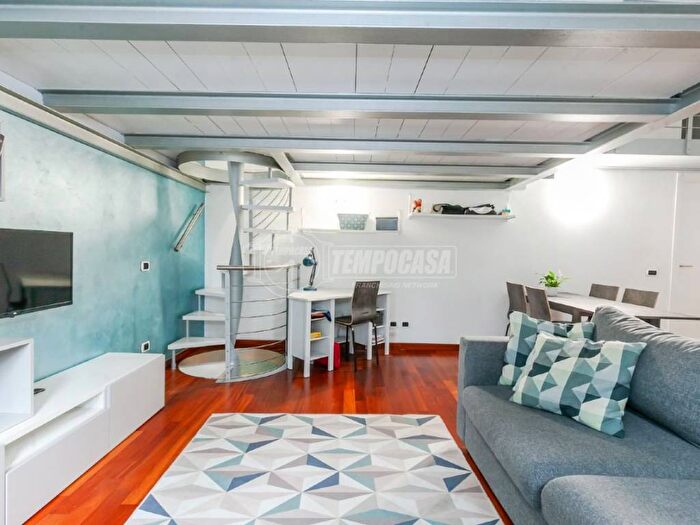 Appartamento trilocale in affitto in Via Antonio Carnevali, Dergano, Milano