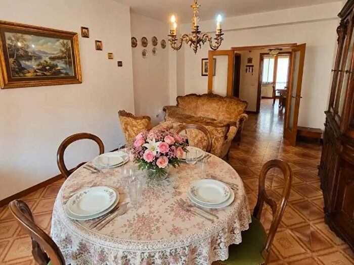 Appartamento con 5 locali in vendita in Via B Marcello, Perugia